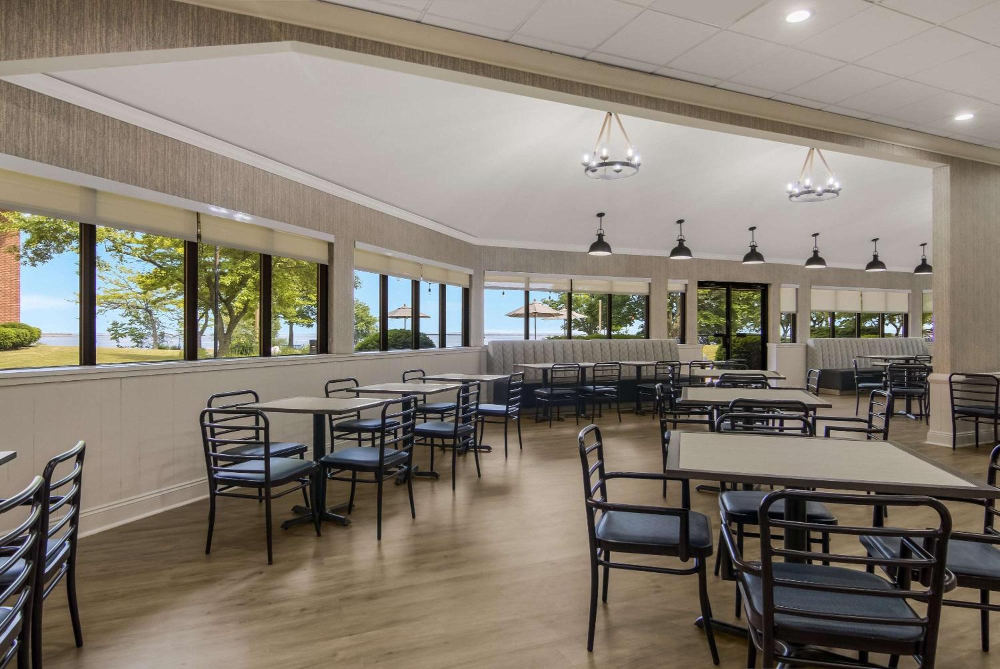 The Inn On Maritime Bay, Ascend Hotel Collection Manitowoc Exterior foto